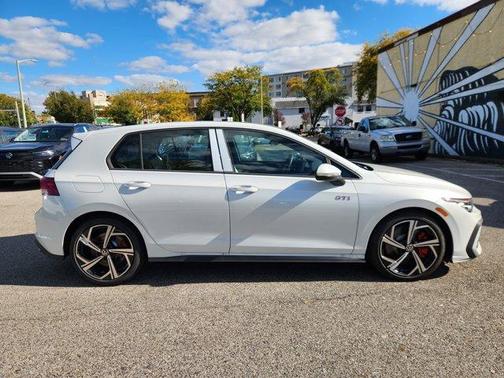 2025 Volkswagen Golf GTI 2.0T SE