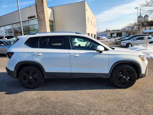 2025 Volkswagen Taos 1.5T SEL