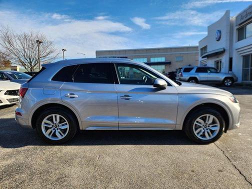 2023 Audi Q5 45 S line quattro Premium