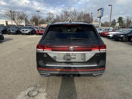 2024 Volkswagen Atlas 2.0T SE