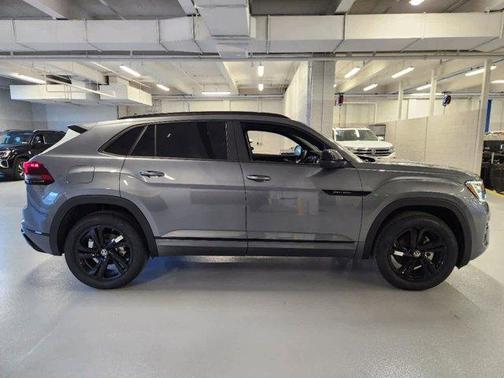2025 Volkswagen Atlas Cross Sport 2.0T SEL R-Line Black
