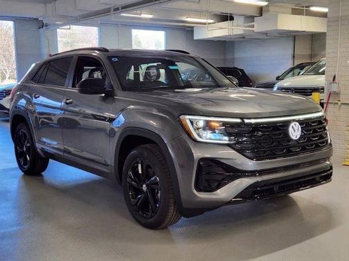 2025 Volkswagen Atlas Cross Sport 2.0T SEL R-Line Black