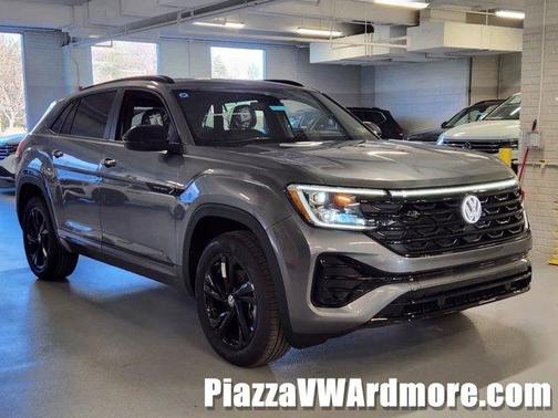 2025 Volkswagen Atlas Cross Sport 2.0T SEL R-Line Black