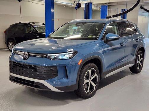 2025 Volkswagen Tiguan 2.0T SE