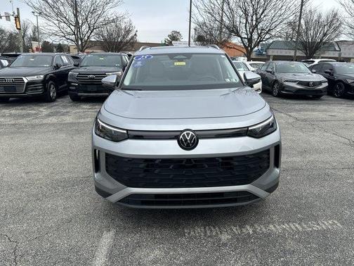 2025 Volkswagen Tiguan 2.0T SE