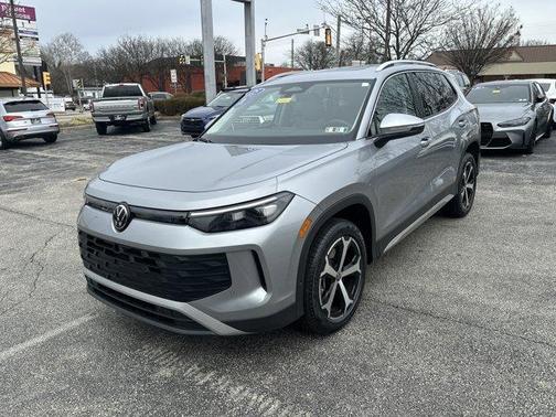 2025 Volkswagen Tiguan 2.0T SE