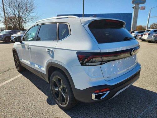 2025 Volkswagen Taos 1.5T SEL