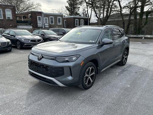 2025 Volkswagen Tiguan 2.0T SE