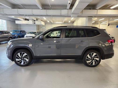 2025 Volkswagen Atlas 2.0T SE
