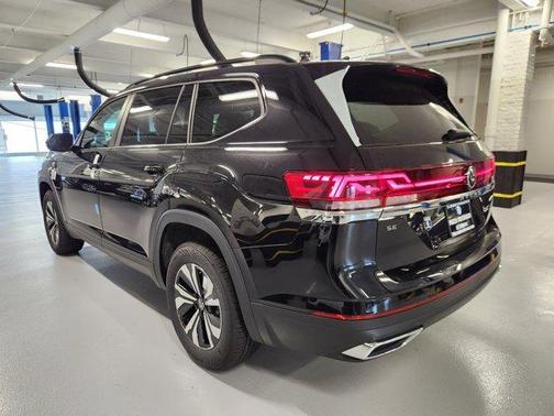 2025 Volkswagen Atlas 2.0T SE