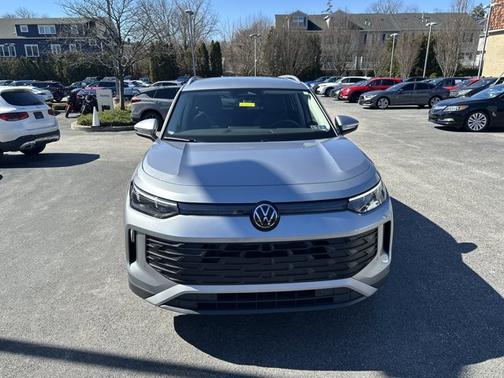 2025 Volkswagen Tiguan 2.0T SE