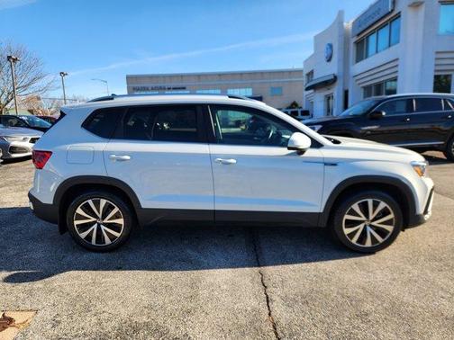 2023 Volkswagen Taos 1.5T SE