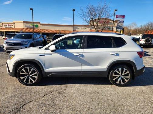 2023 Volkswagen Taos 1.5T SE