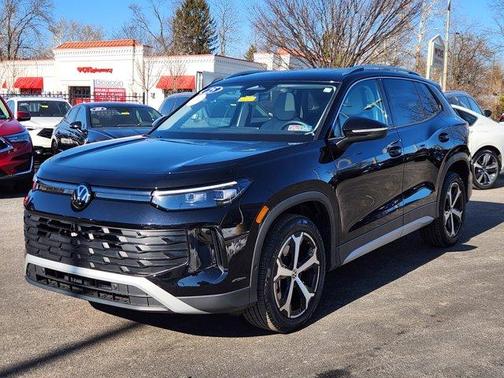 2025 Volkswagen Tiguan 2.0T SE