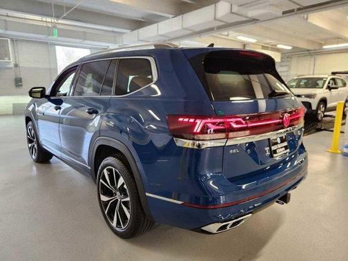 2025 Volkswagen Atlas 2.0T SEL Premium R-Line
