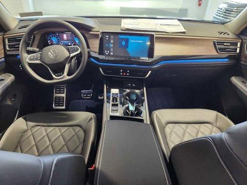 2025 Volkswagen Atlas 2.0T SEL Premium R-Line