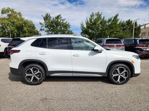 2025 Volkswagen Tiguan 2.0T SE