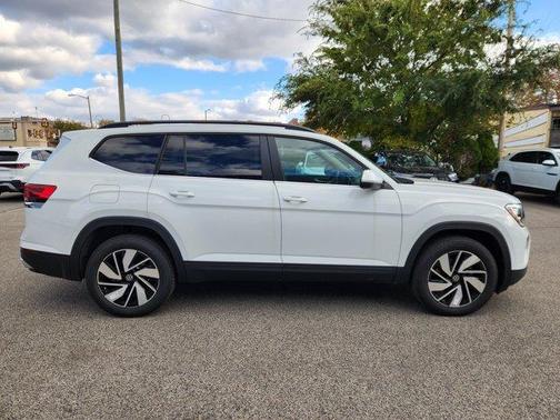 2025 Volkswagen Atlas 2.0T SE
