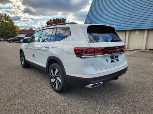 2025 Volkswagen Atlas 2.0T SE