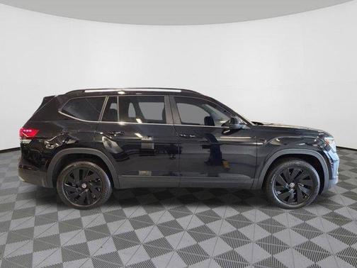 2025 Volkswagen Atlas 2.0T SE
