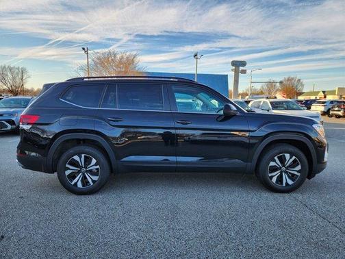 2026 Volkswagen Atlas 2.0T SE