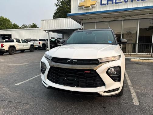 Summit White 2023 Chevrolet Trailblazer RS