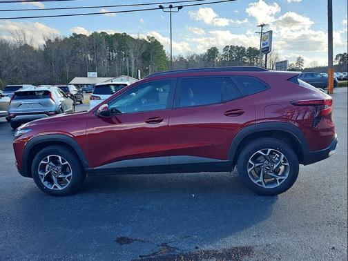 2025 Chevrolet Trax LT