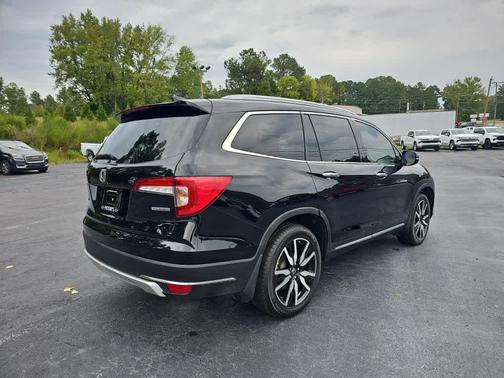 2022 Honda Pilot Touring 8-Passenger