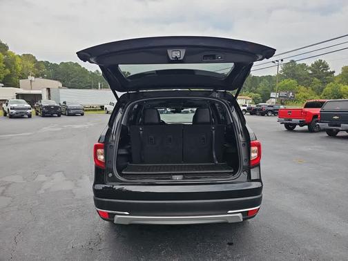 2022 Honda Pilot Touring 8-Passenger