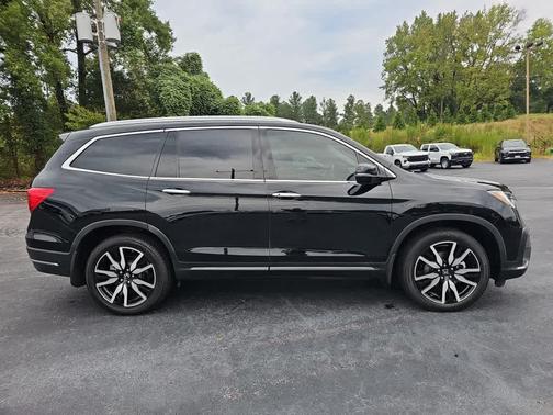 2022 Honda Pilot Touring 8-Passenger