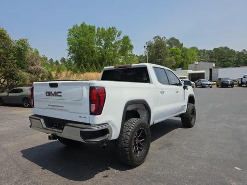 Summit White 2022 GMC Sierra 1500 SLE