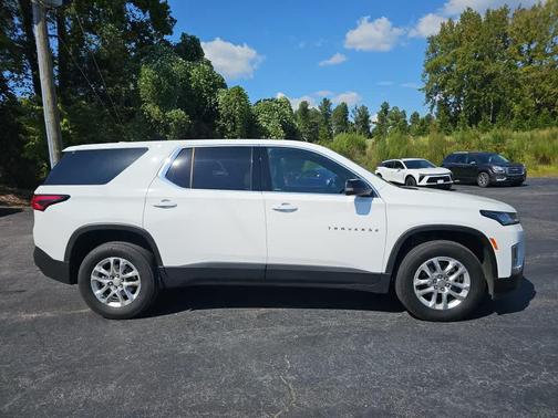 2024 Chevrolet Traverse LS