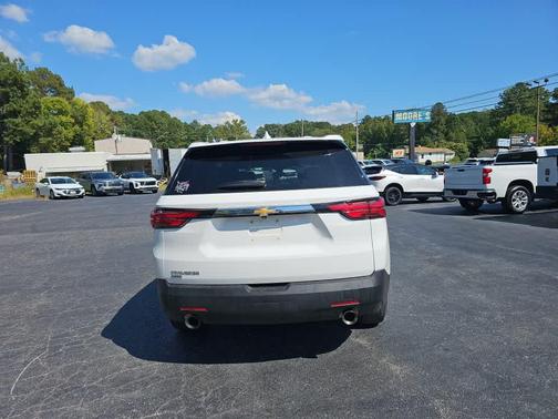 2024 Chevrolet Traverse LS