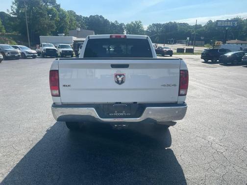 Bright White Clearcoat 2019 RAM 1500 SLT