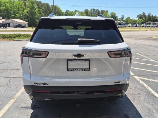 Polar White Tricoat 2026 Chevrolet Equinox FWD RS