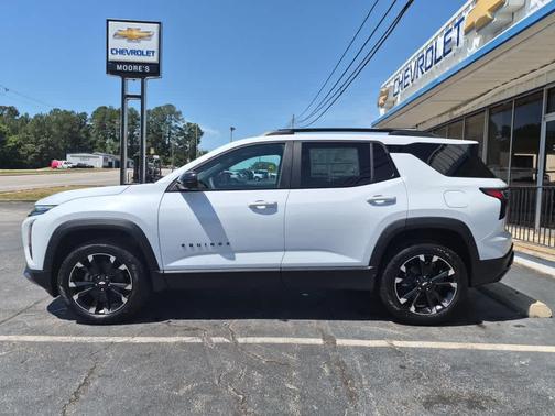 Polar White Tricoat 2026 Chevrolet Equinox FWD RS