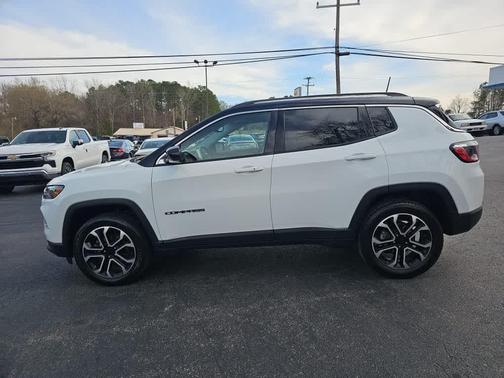 Bright White Clearcoat 2022 Jeep Compass Limited