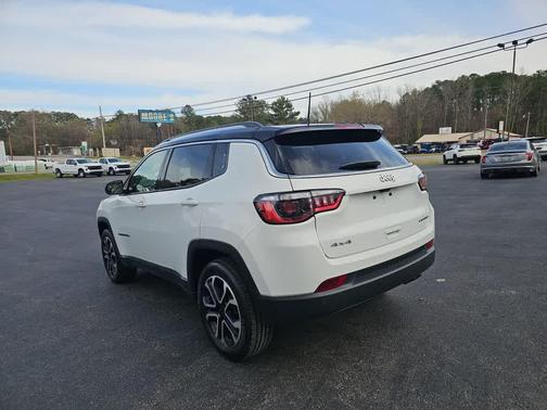 Bright White Clearcoat 2022 Jeep Compass Limited