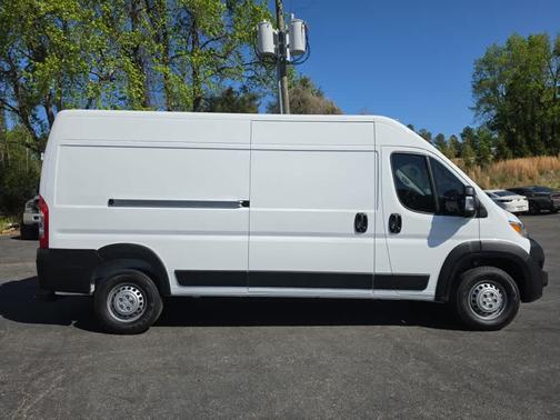 Bright White Clearcoat 2026 RAM ProMaster 2500 Tradesman