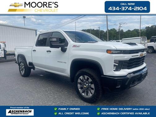 Summit White 2026 Chevrolet Silverado 2500 Custom