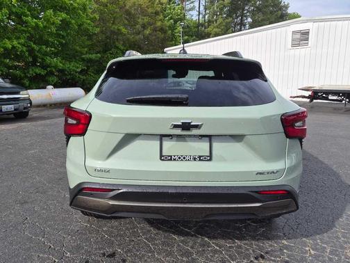 Cacti Green 2026 Chevrolet Trax FWD ACTIV