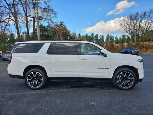 2022 Chevrolet Suburban RST