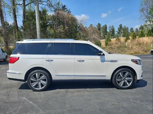 White Platinum Metallic Tri-Coat 2019 Lincoln Navigator Reserve