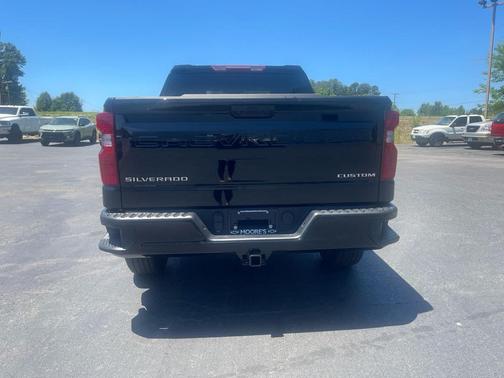 Black 2026 Chevrolet Silverado 1500 Custom
