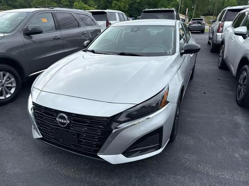 Brilliant Silver Metallic 2025 Nissan Altima SV FWD
