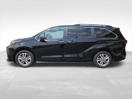 2024 Toyota Sienna XLE 7 Passenger