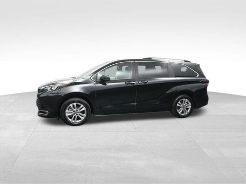 2024 Toyota Sienna XLE 7 Passenger