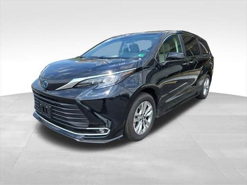 2024 Toyota Sienna XLE 7 Passenger