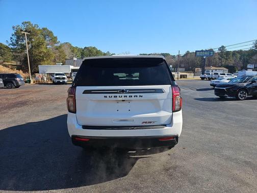 2022 Chevrolet Suburban RST