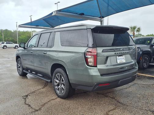 Silver Sage Metallic 2023 Chevrolet Suburban 4WD Z71